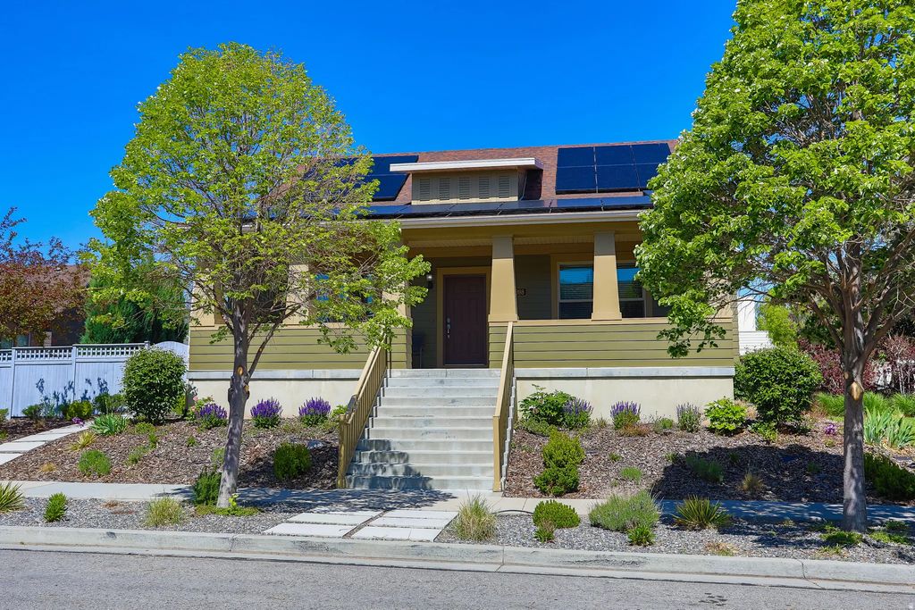 10398 S Martings Dr, South Jordan