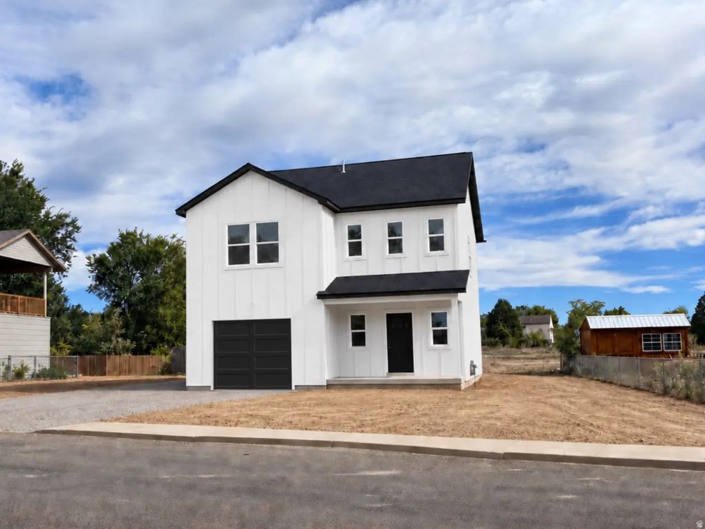 340 W Orange Ave N, Castle Dale