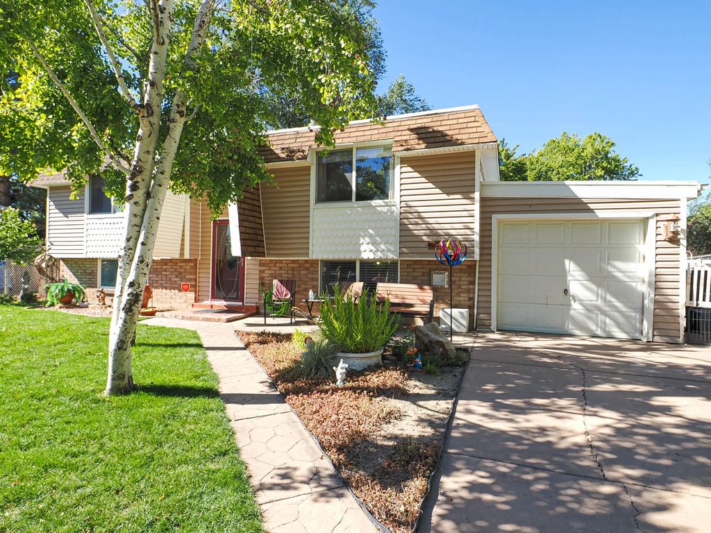4790 S Meadow Wood Way W, Taylorsville