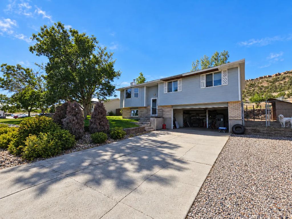 4689 W Hillside Dr, Vernal