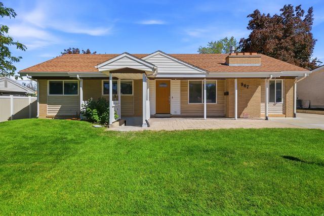 967 E Tritoma Ave, White City