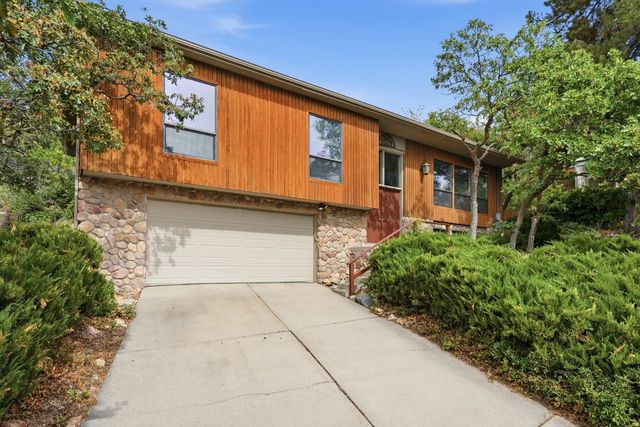 8705 S Kings Hill Dr, Cottonwood Heights