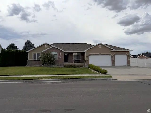 9428 S Sid Cir, South Jordan