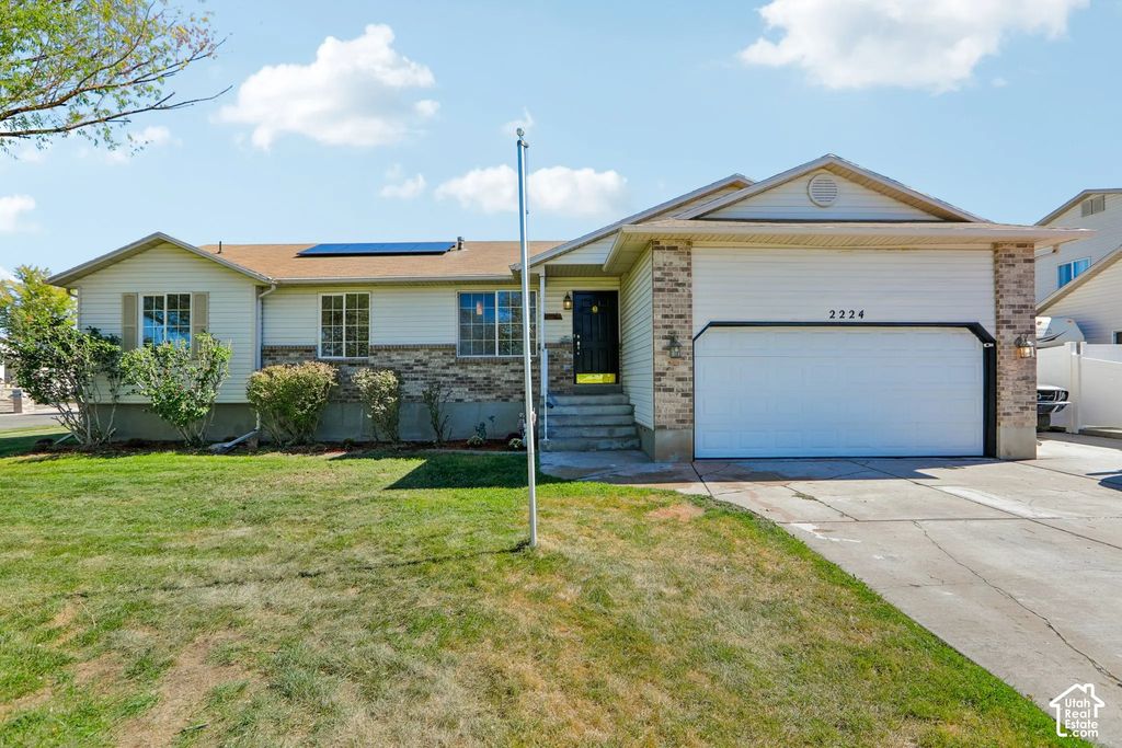 2224 N 3000 W, Clinton