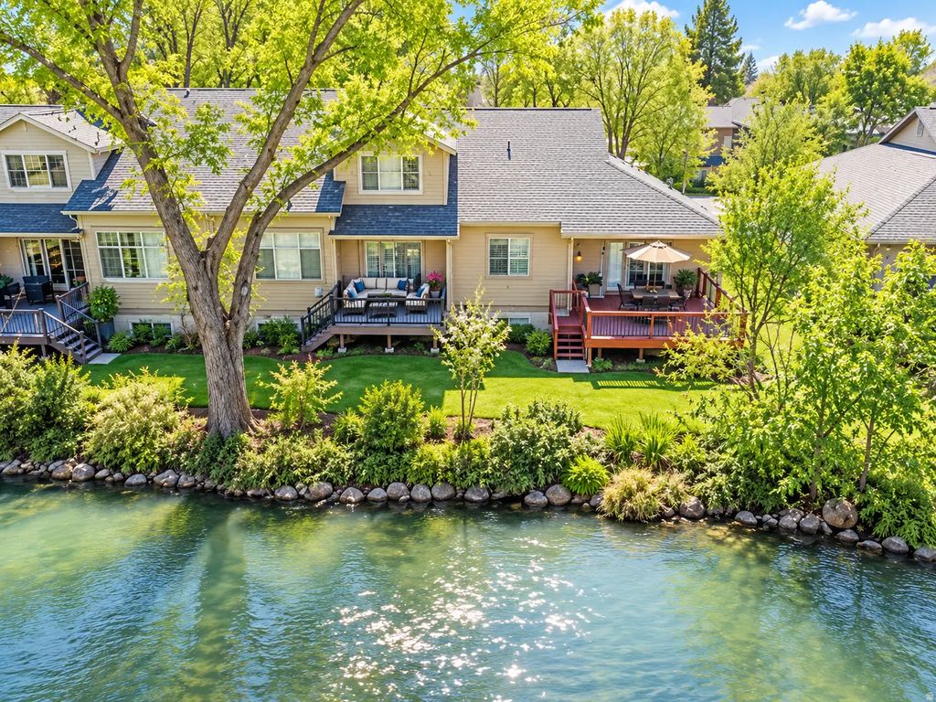 2246 W Mackay Ln S, Taylorsville