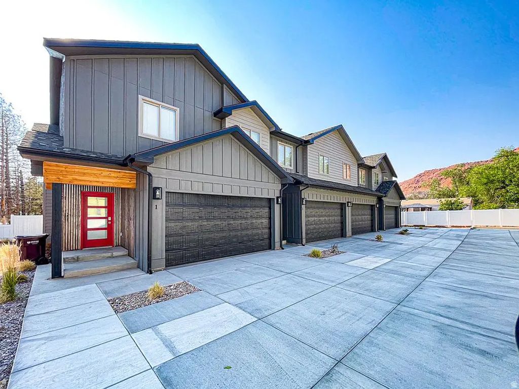 241 E 100 N 4, Moab