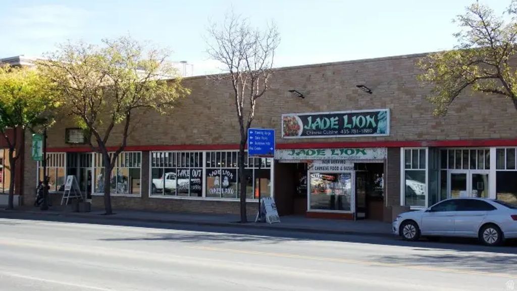 25 W Main St, Vernal