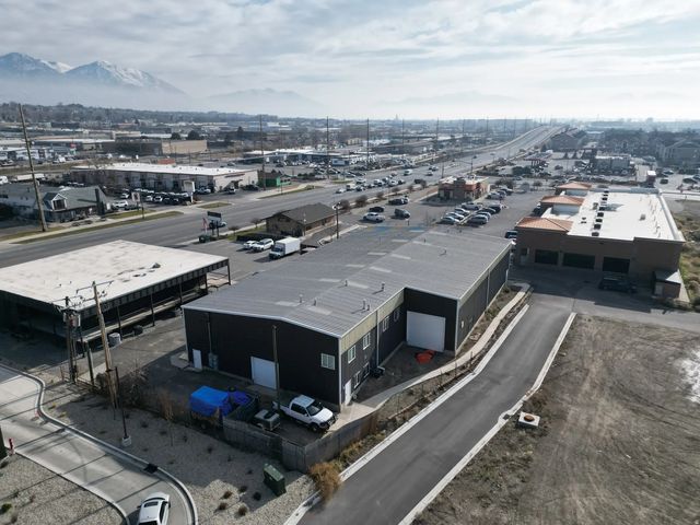 111 N Geneva Rd, Vineyard