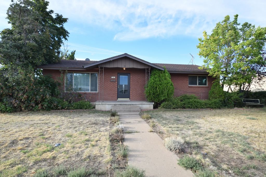 2381 W 5175 S, Roy