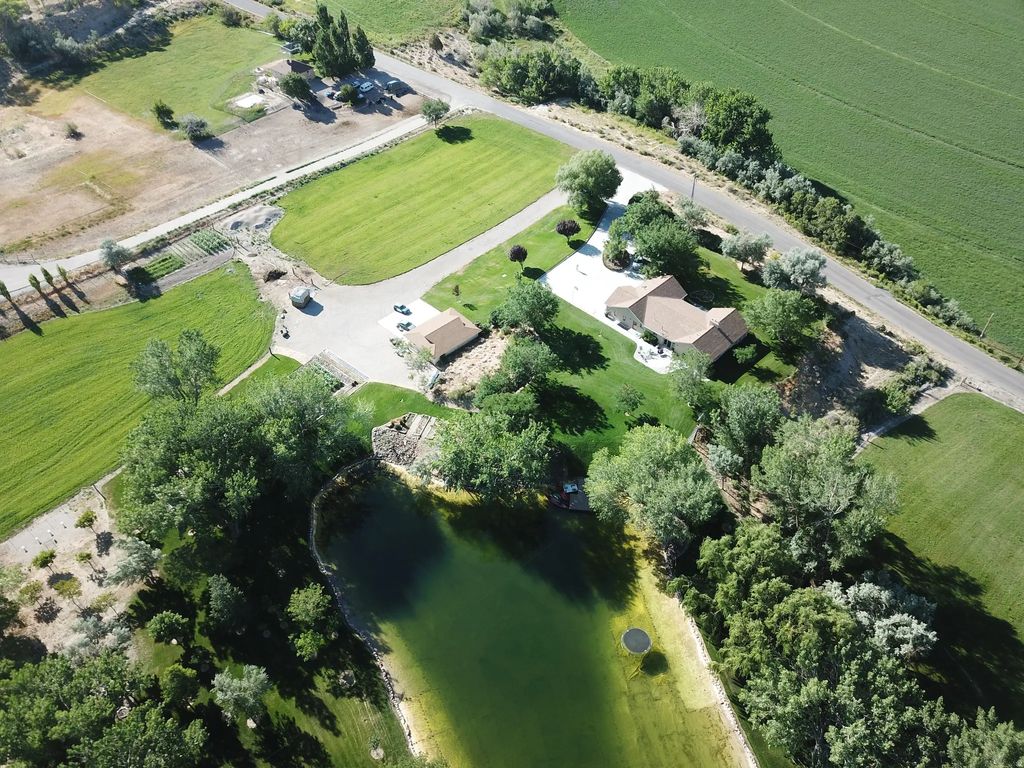 1040 W Mill Rd, Ferron
