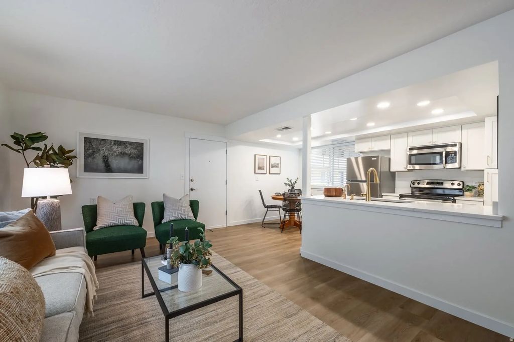 1555 E 3900 S 112, Salt Lake City