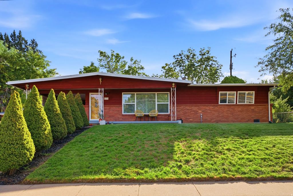 4326 S Adams Ave E, South Ogden
