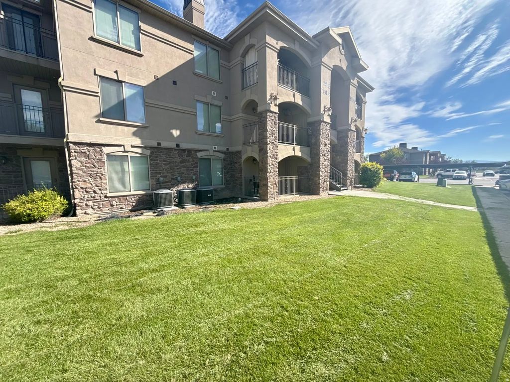99 E 760 S B104, Vernal
