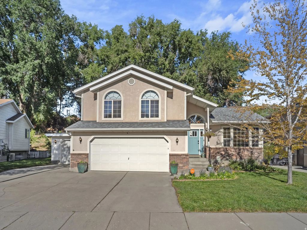 5554 S Edgeberry Dr, Murray