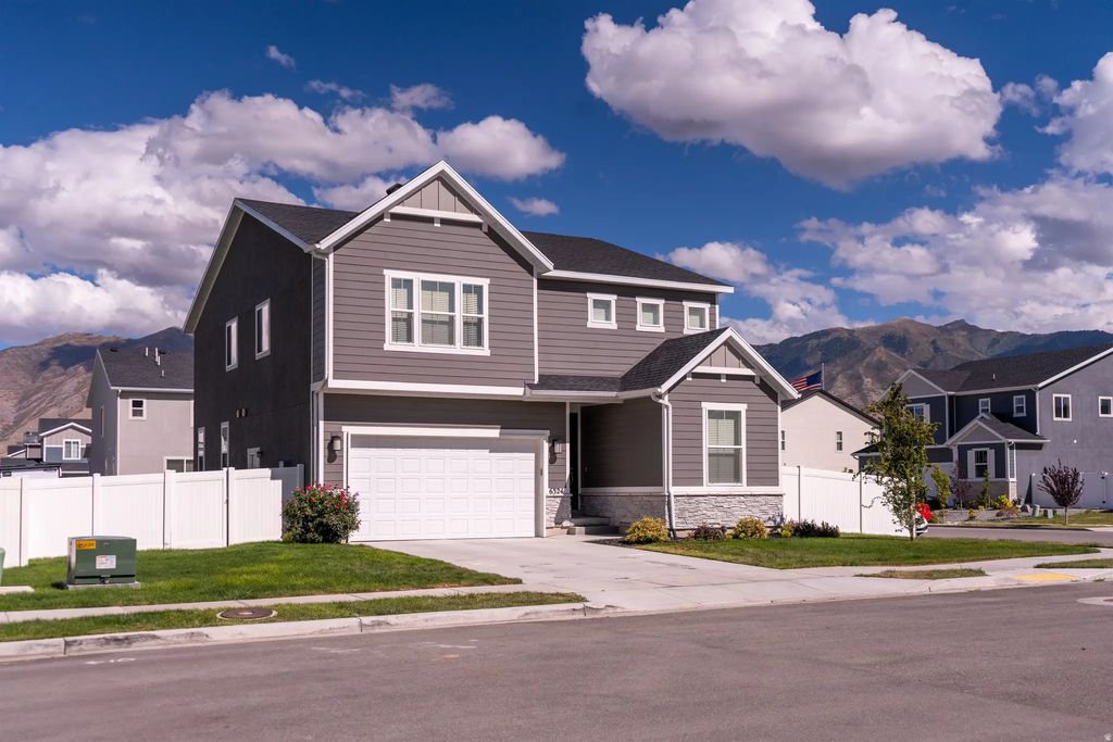 6324 N Red Colt Ln, Stansbury Park