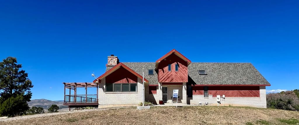 25800 N Clements Ln, Fairview