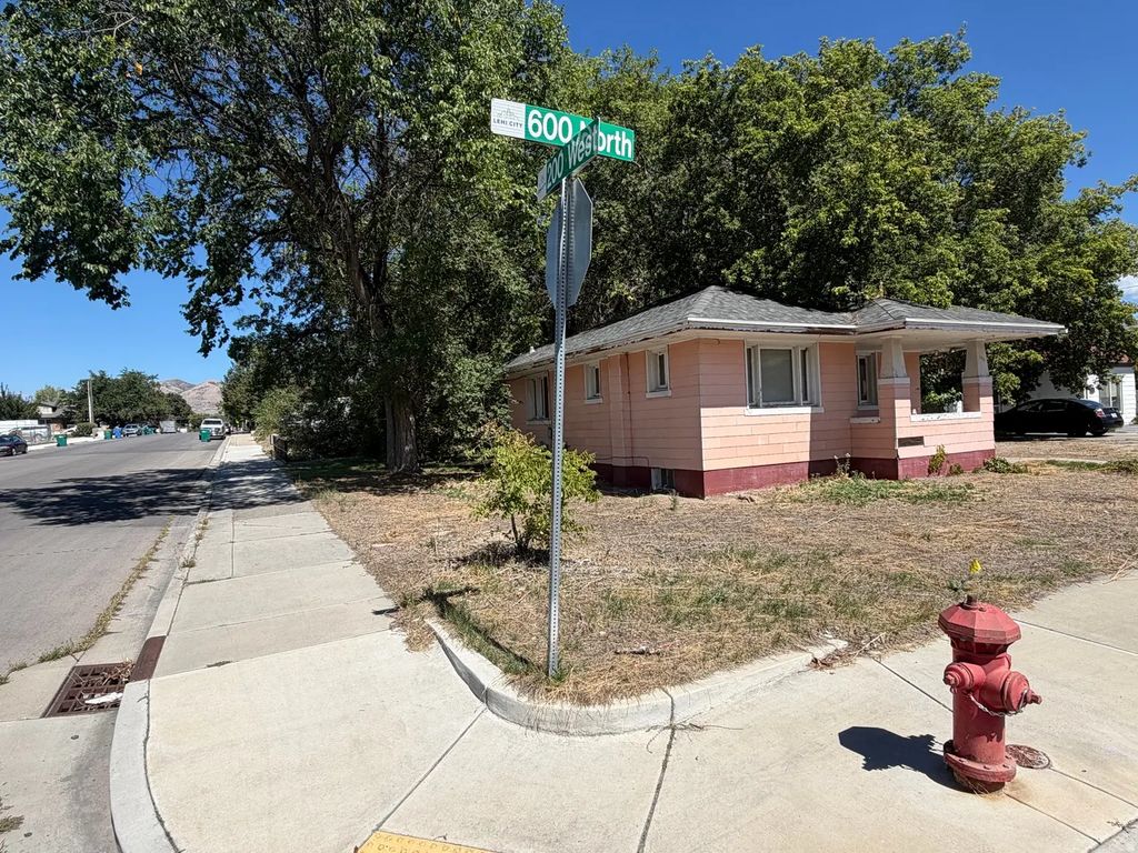 190 W 600 N, Lehi