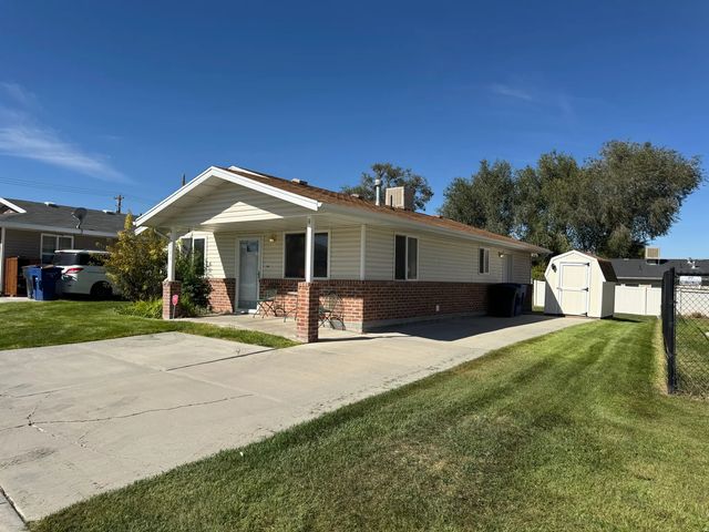 2786 S Millard Cv W, Magna