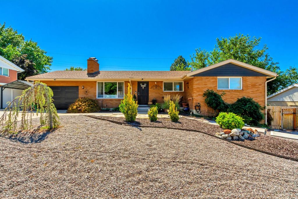 966 E 400 N, Bountiful