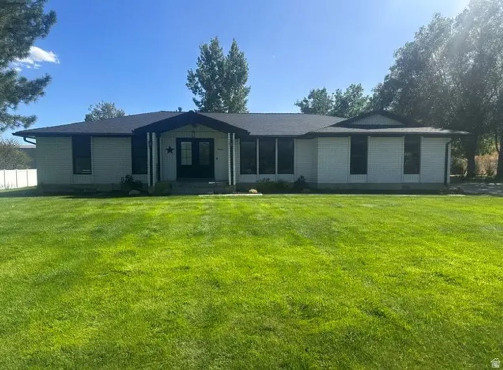 3883 W Myers Ln, Riverton