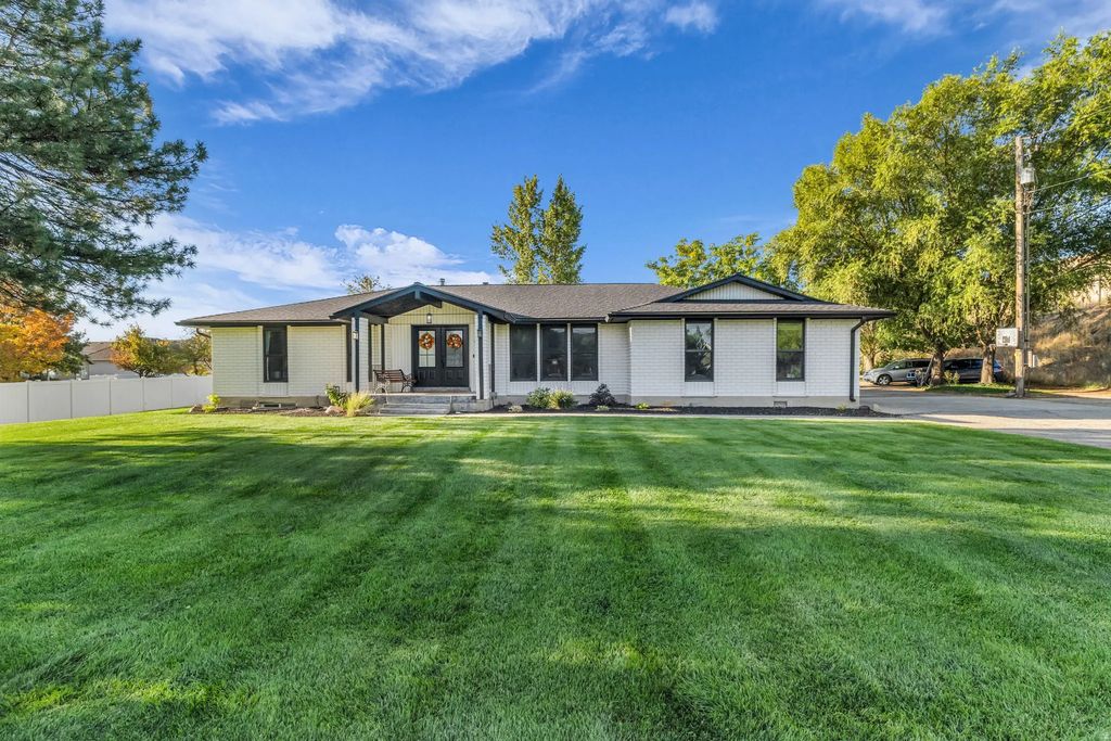 3883 W Myers Ln, Riverton