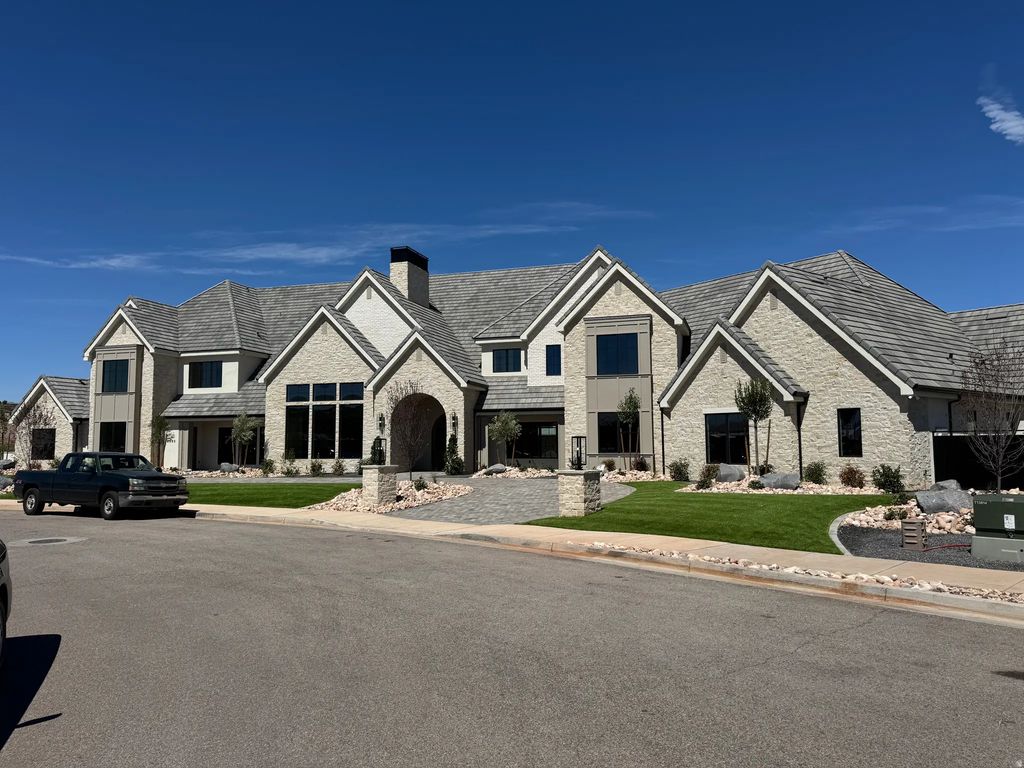 2585 E Waters Edge Cir, St. George