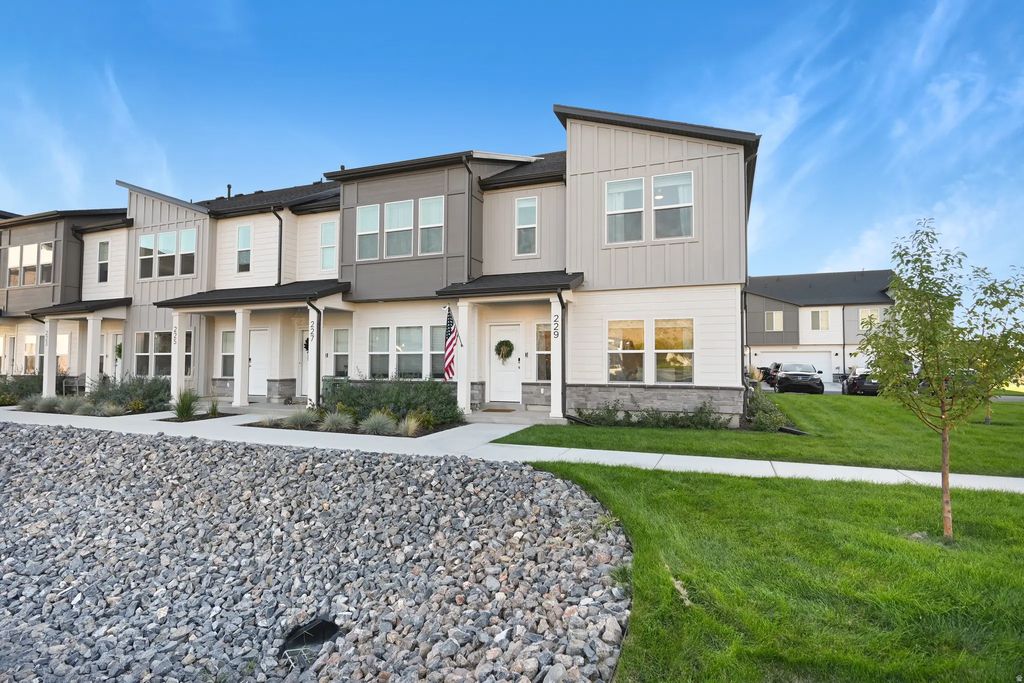 229 W 3175 S, Nibley