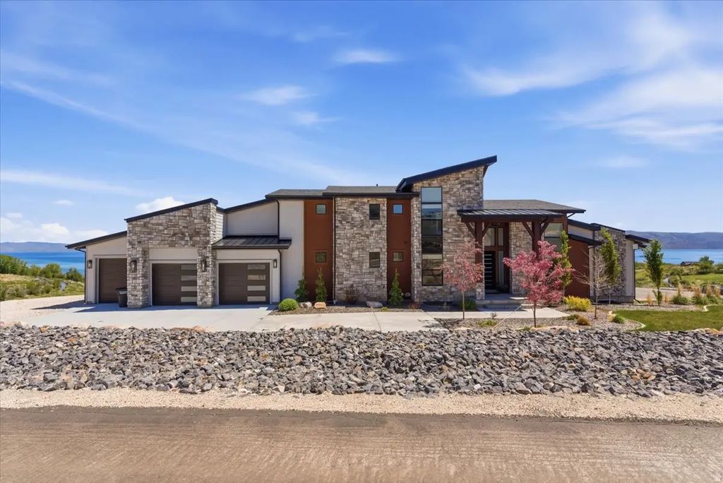 1419 S North Star Way, Garden City