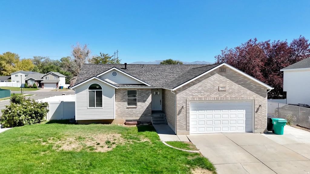 246 N 1700 W, West Point