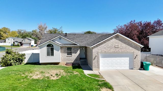 246 N 1700 W, West Point