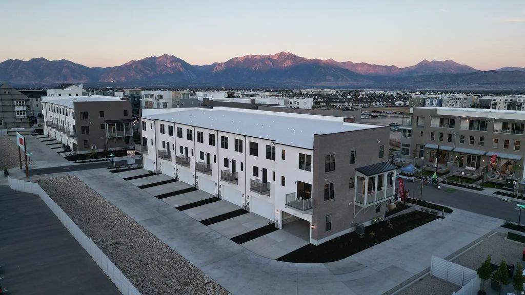 5348 W Center Field Dr S 106, South Jordan