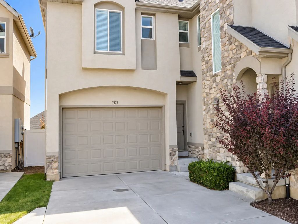 1577 W Wyngate Park Dr 35, South Jordan