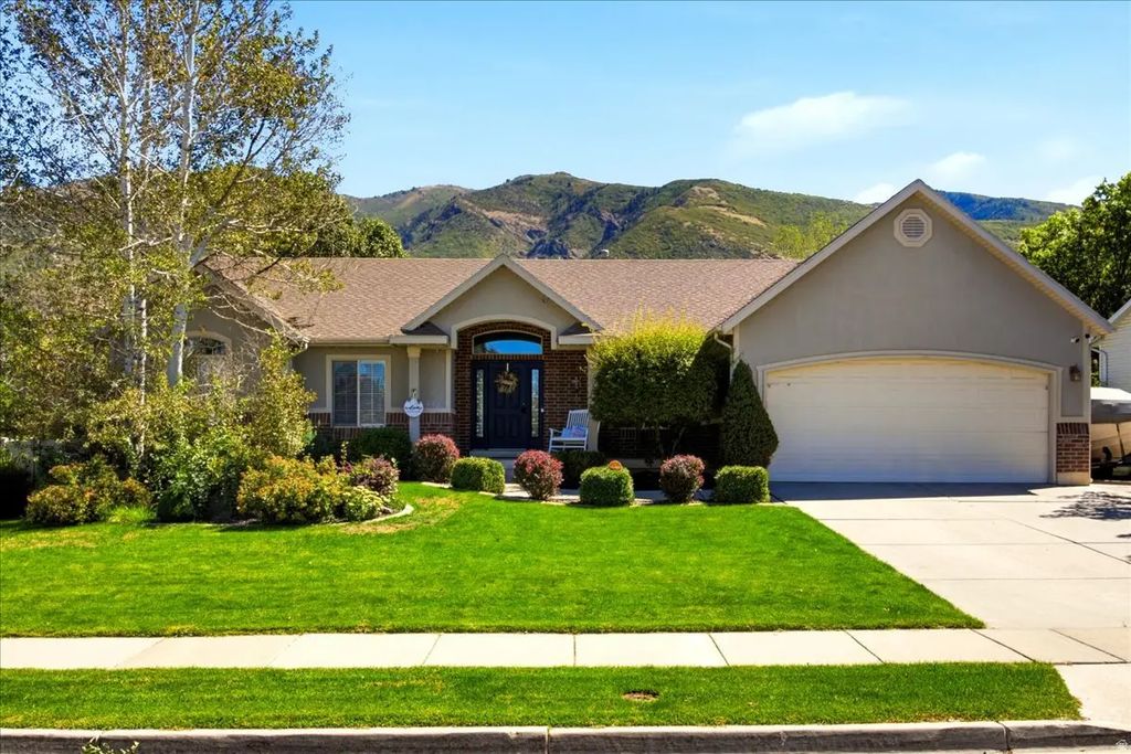 7902 S 2450 E, South Weber