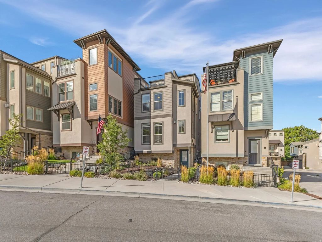 7392 S Canyon Centre Pkwy #2, Cottonwood Heights