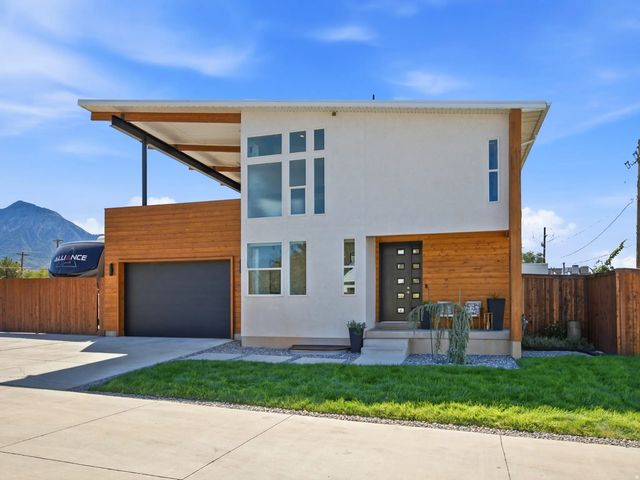 3272 S 2000 E, Millcreek