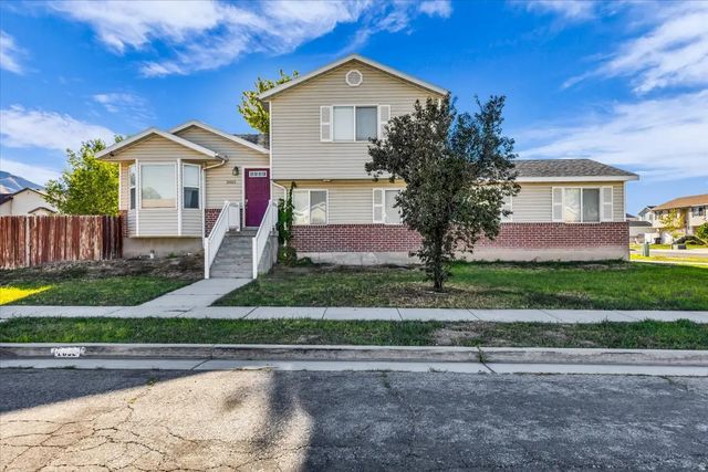 2652 S Athena Dr W, Magna