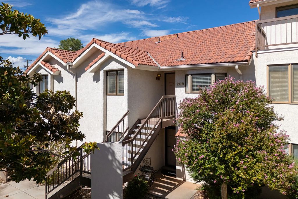 275 S Valley Dr A208, St. George