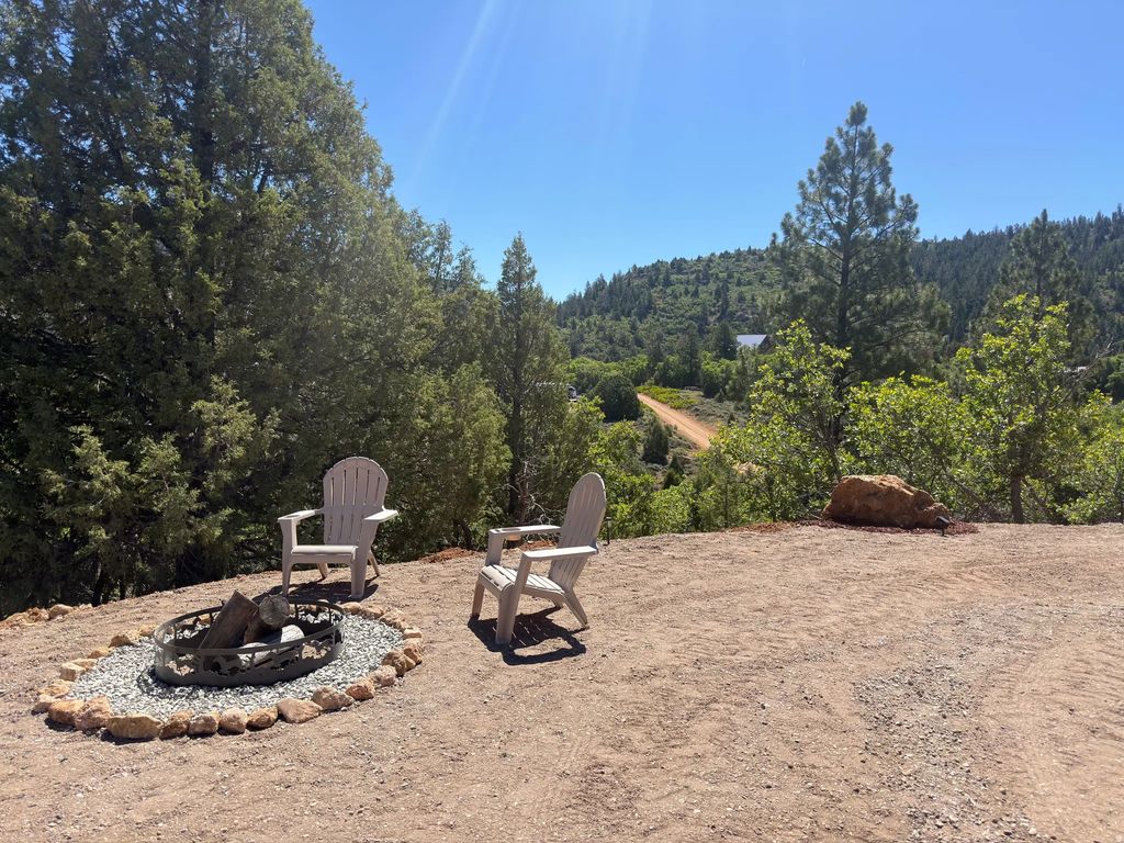 Crestline Ave, Duck Creek Village