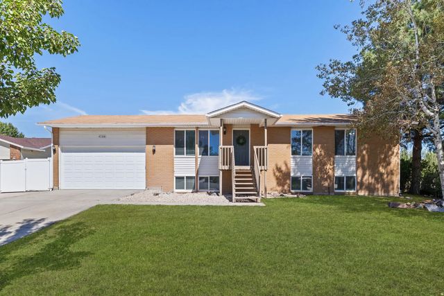 4288 W Yorkshire Cir, South Jordan