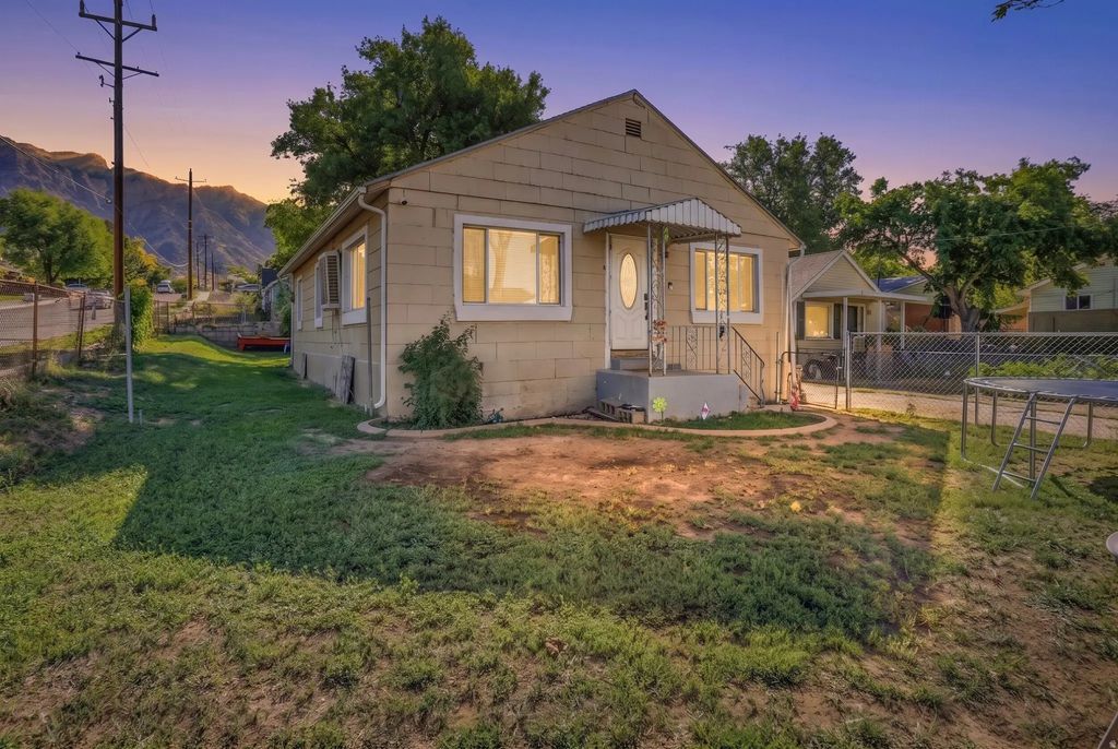202 Jefferson Ave E, Ogden