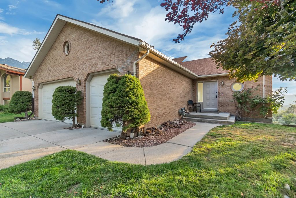 8562 Kings Cove Dr, Cottonwood Heights
