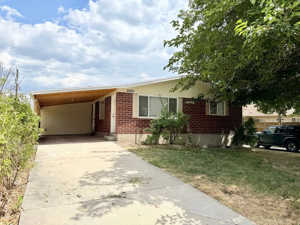 3205 S 4000 W, West Valley City