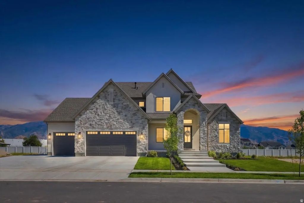350 N Amber Ln, Layton