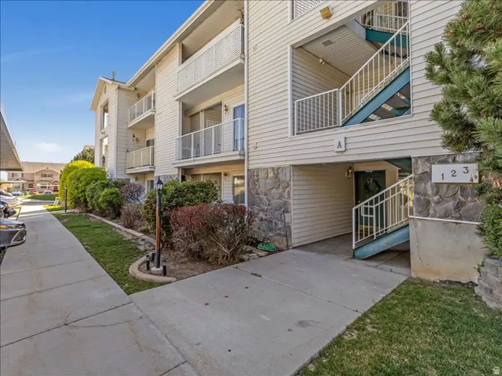 490 S 700 E A-2, Clearfield