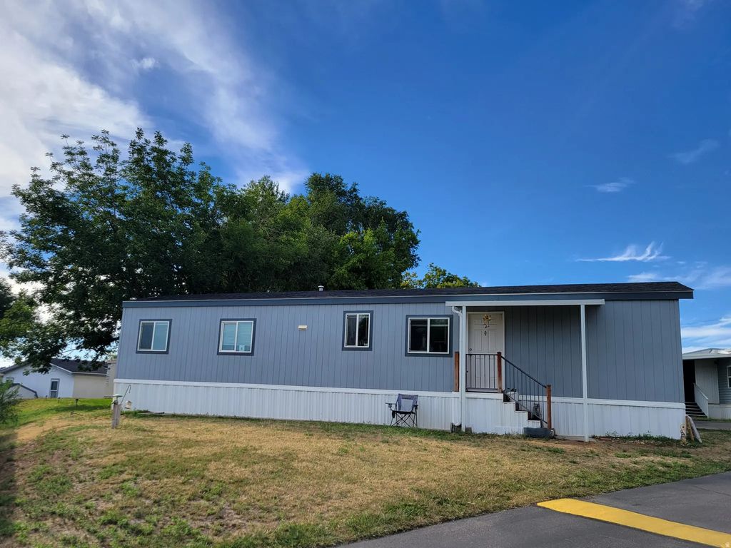 156 Cushing Way, Layton