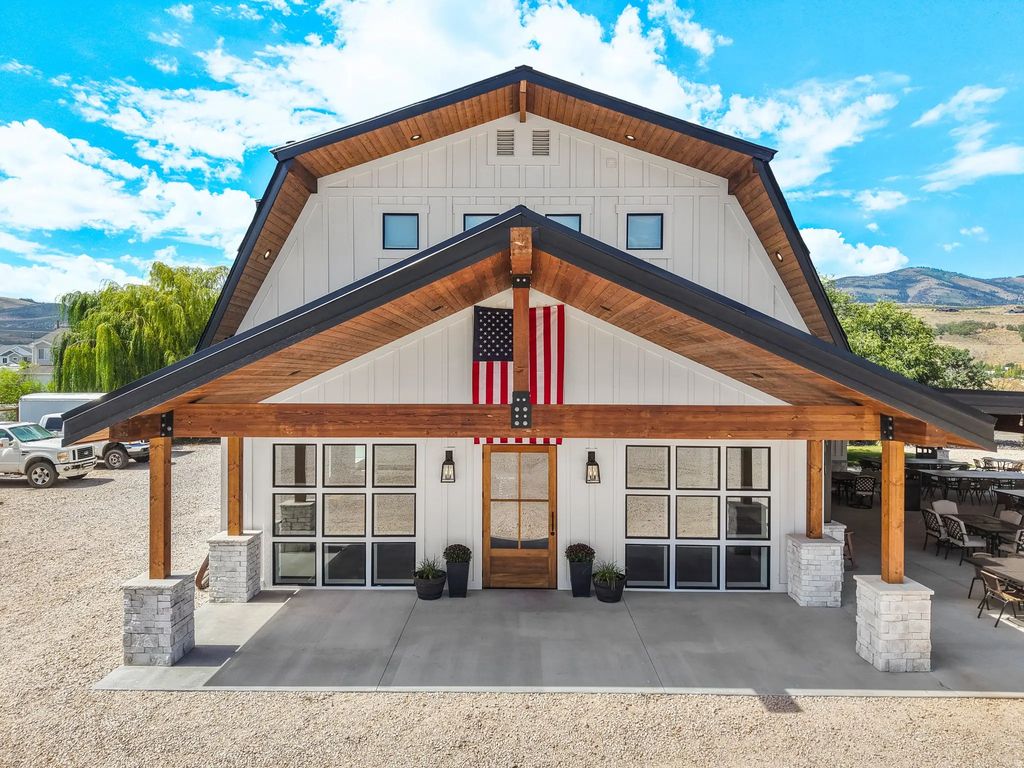 156 N 100 W, Garden City