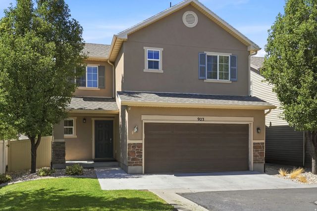 923 W Stonehaven Dr, North Salt Lake
