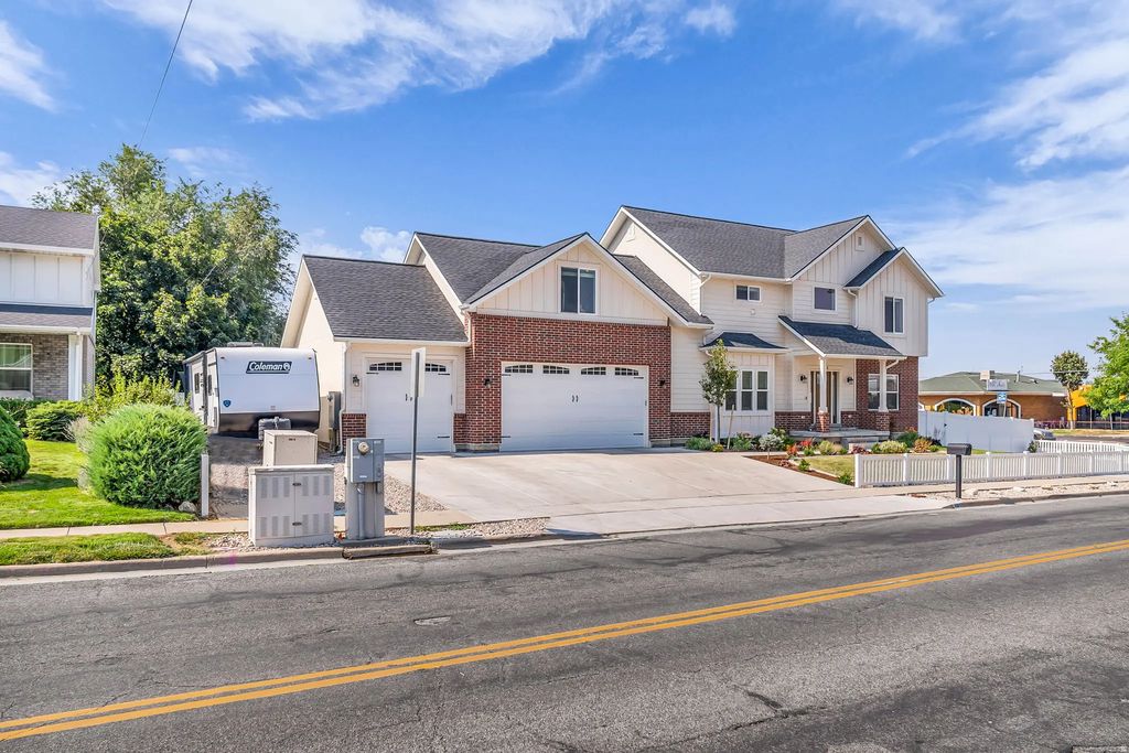 410 E Pages Ln, Centerville
