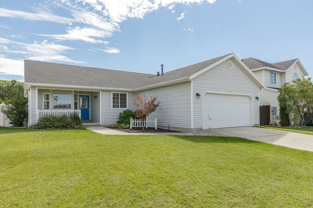 5444 S Midland Dr, Roy