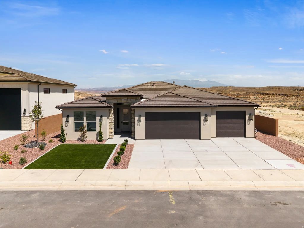 2477 E Malitsoh Way 304, St. George